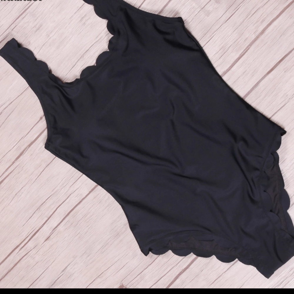 Swimsuit black scallops